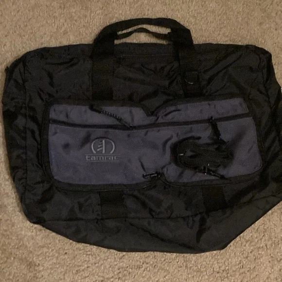 Tamrac Lightweight Duffel Tote Bag Black with Strap NWOT - Picture 3 of 5